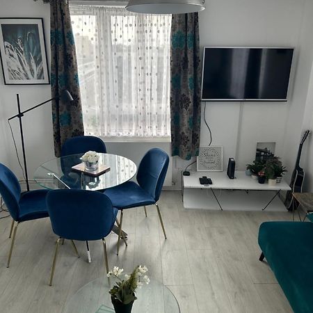 Cosy 2-Bedroom Flat In Finsbury Park, Modern, Convenient & Close To Central London! Exterior photo